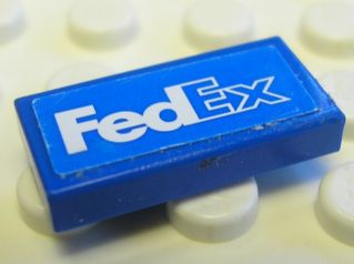 3069pb0023 - Tile 1 x 2 with 'FedEx' Pattern (Sticker) - Set 8374