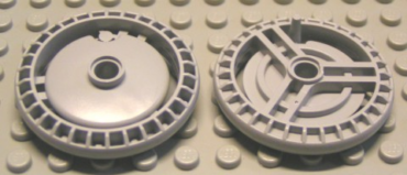 32439b - Technic, Disk 5 x 5 - Notched, No Pattern, WITH PIN