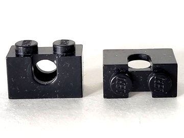 3700b - Technic, Brick 1 x 2 with Hole Type II