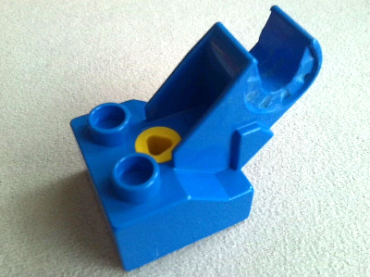 6285c01 - Duplo, Toolo Brick 2 x 2 with Angled Bracket with Clip and Screw