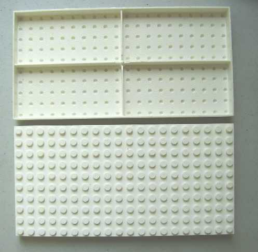700eX - Brick 10 x 20 without Bottom Tubes, with '+' Cross Support (early Baseplate)