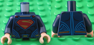 973pb2200c01 - Torso Shirt with Muscles, Red and Gold Superman 'S' Logo, Gold Belt Buckle and Red Cape Clasps Pattern / Dark Blue Arms / Light Nougat Hands