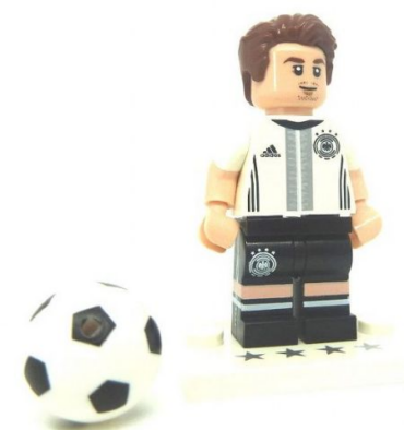 coldfb-15 - Mario Götze, Deutscher Fussball-Bund / DFB (Complete Set with Stand and Accessories)