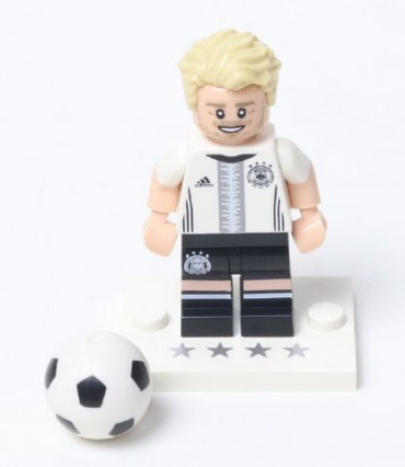 coldfb-12 - André Schürrle, Deutscher Fussball-Bund / DFB (Complete Set with Stand and Accessories)