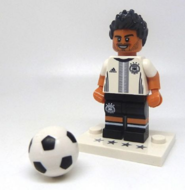 coldfb-4 - Mats Hummels, Deutscher Fussball-Bund / DFB (Complete Set with Stand and Accessories)