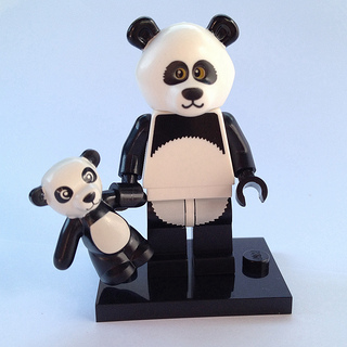 coltlm-15 - Panda Guy, The LEGO Movie (Complete Set with Stand and Accessories)