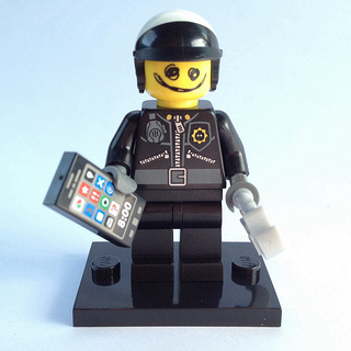 coltlm-7 - Scribble-Face Bad Cop, The LEGO Movie (Complete Set with Stand and Accessories)