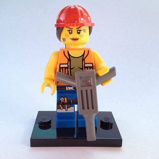 coltlm-9 - Gail the Construction Worker, The LEGO Movie (Complete Set with Stand and Accessories)