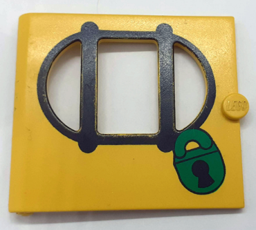 fabak3pb03 - Fabuland Door with Oval Pane in 3 Sections with Black Bars and Green Lock Pattern